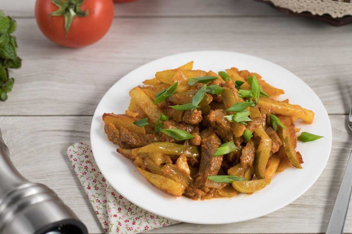 Азу из говядины с солеными огурцами. как приготовить азу по-татарски?