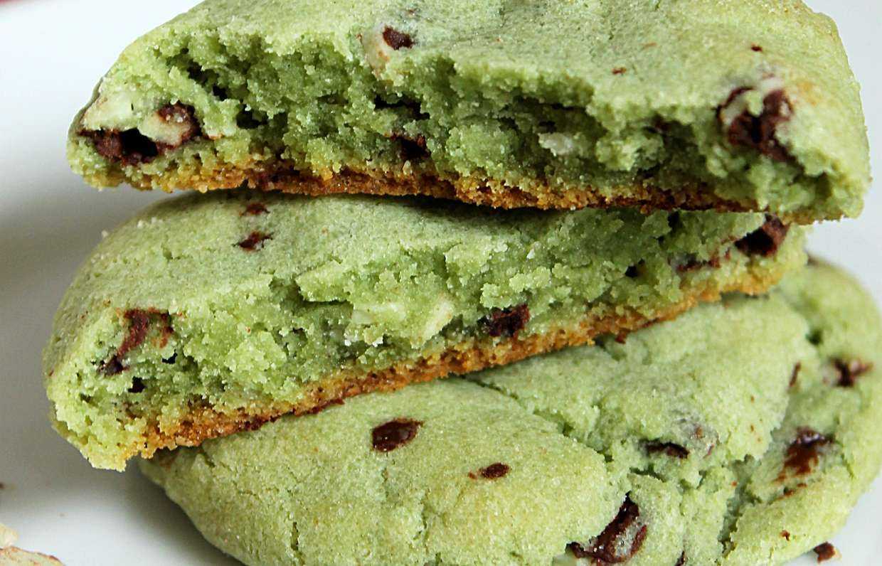 Легкие шоколадные цветки мяты перечной: вкусное праздничное угощение