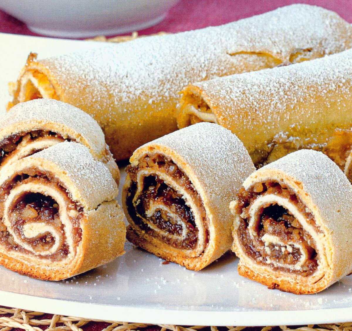 Рулет с повидлом – 6 простых и вкусных рецептов