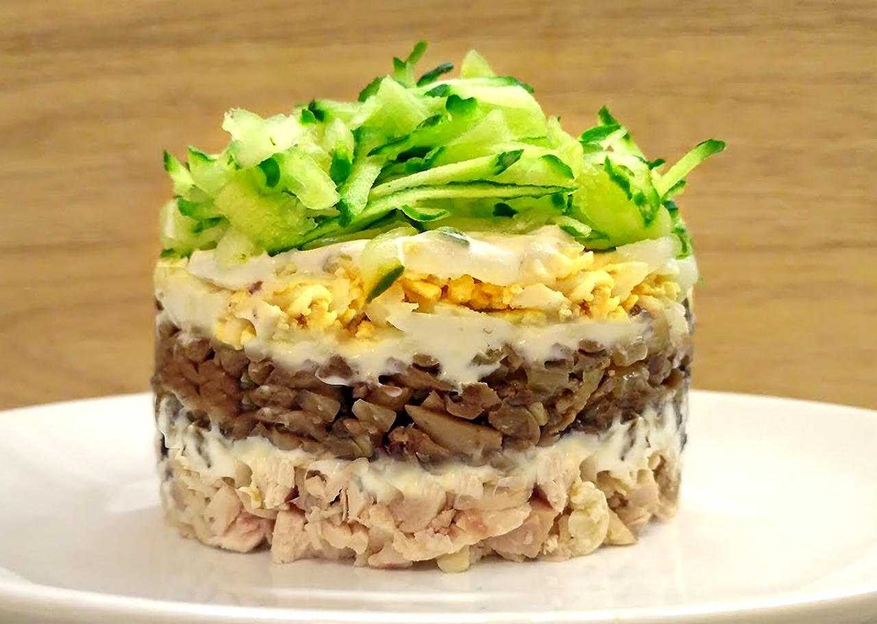 Салат с куриной грудкой - 120 рецептов приготовления пошагово - 1000.menu
