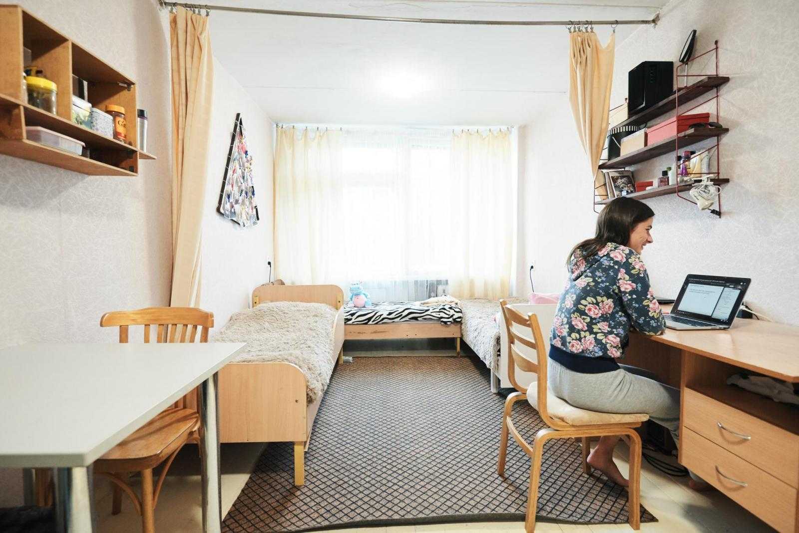 Сходили в общежитие и посмотрели, как и чем живут современные студенты