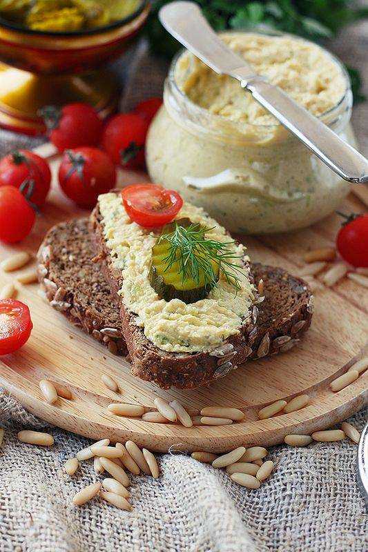 Hummus with Bread