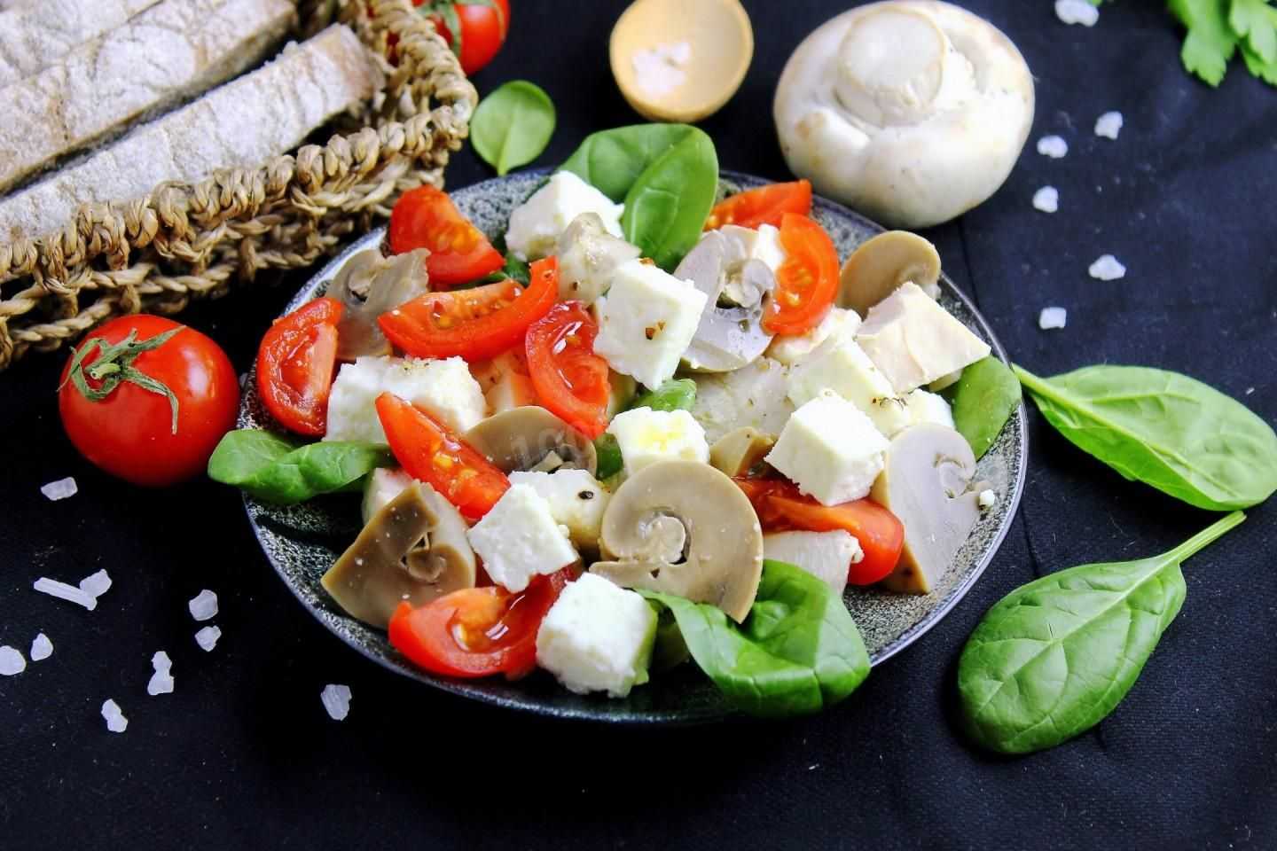 Салат нежность с огурцами и курицей и сыром рецепт с фото пошагово - 1000.menu