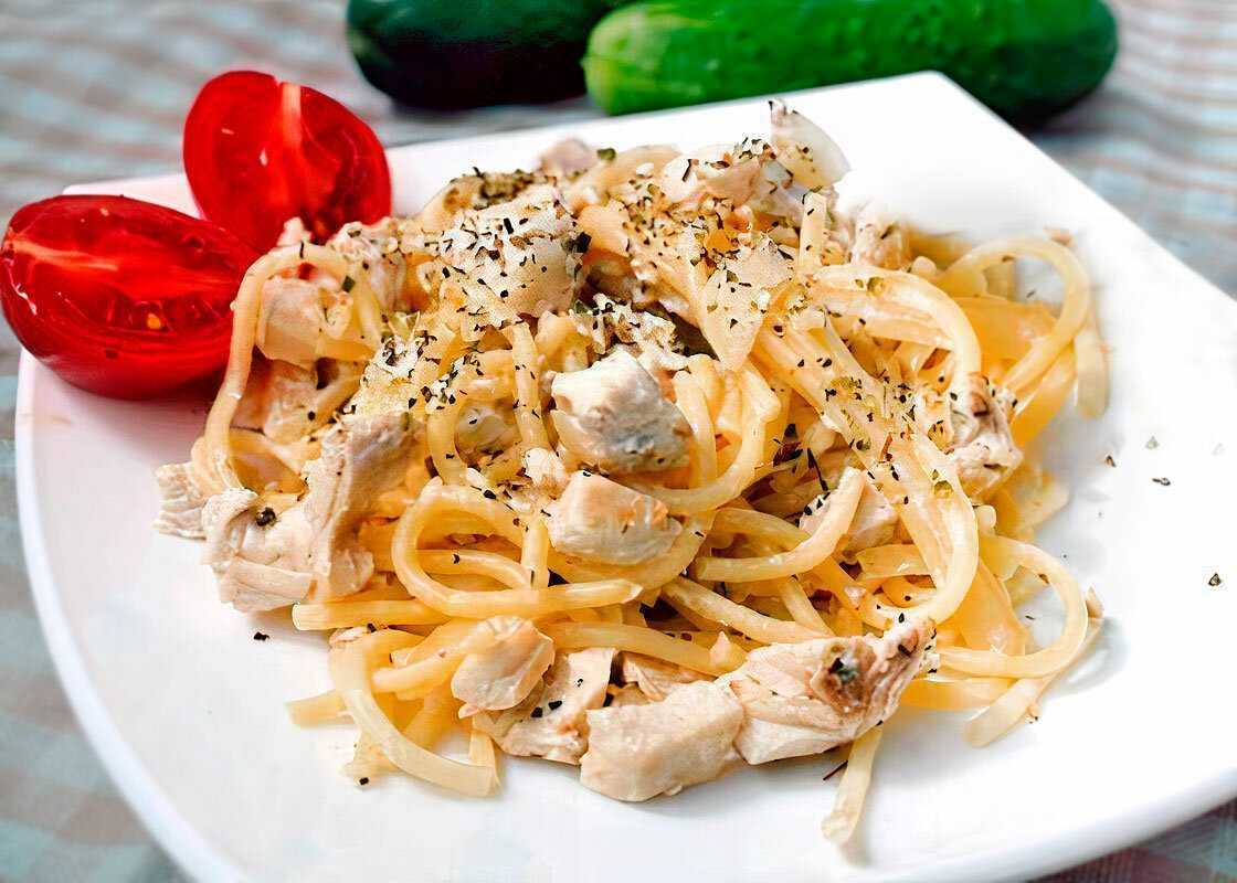 Паста с курицей в сливочном соусе - 11 рецептов приготовления пошагово - 1000.menu