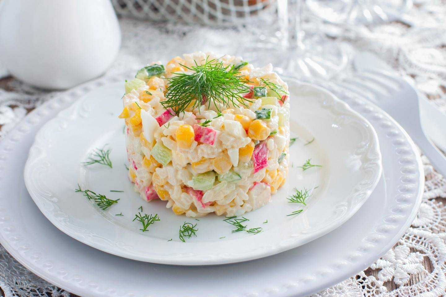 Салат Страна чудес Пошаговый рецепт с фото приготовления салата с крабовыми палочками Страна чудес