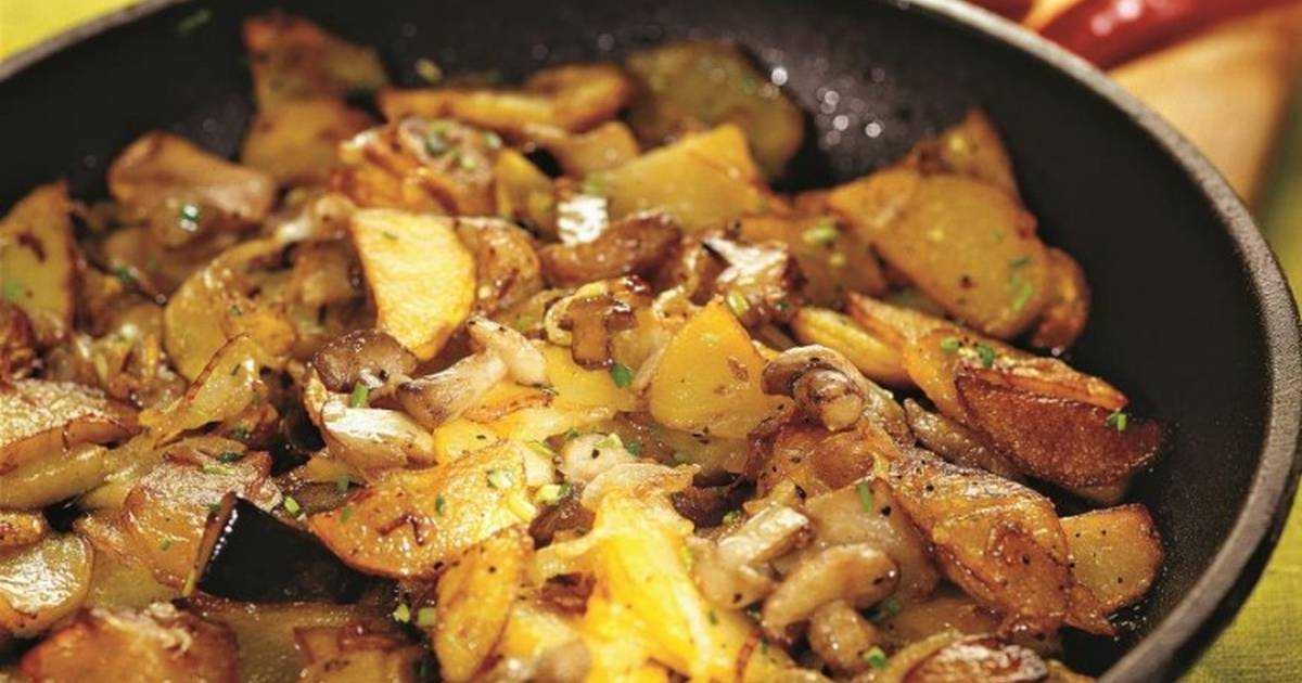 Жареная картошка с грибами - пошаговые рецепты на сковороде