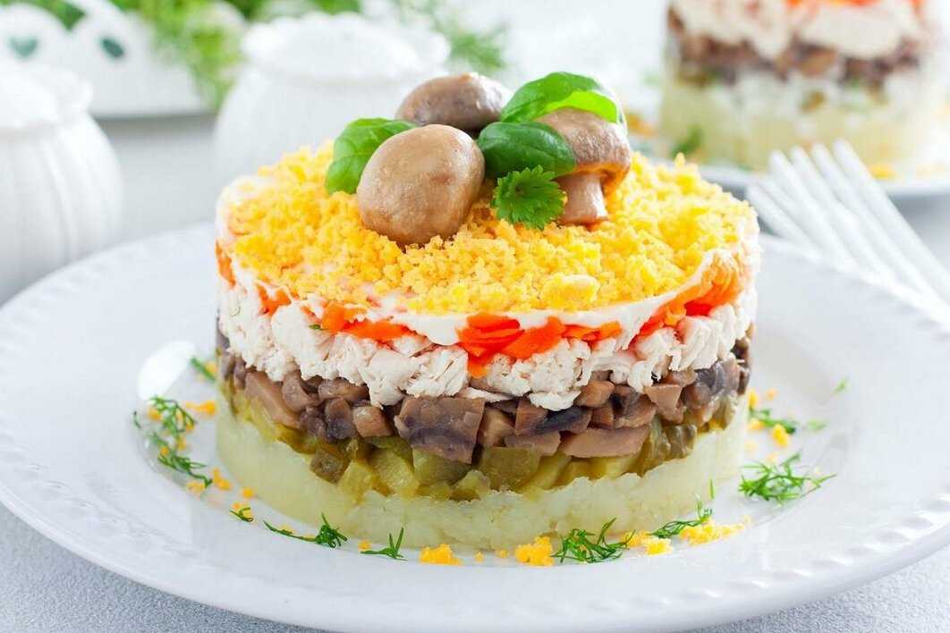 20 простых салатов с грибами, которые тебе точно понравятся