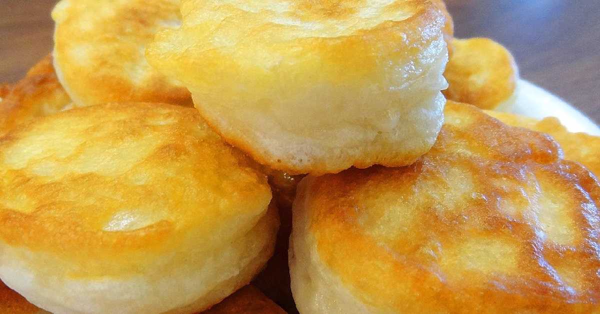 Пышные оладьи на кефире как пух — очень вкусные и проверенные рецепты как у бабушки
