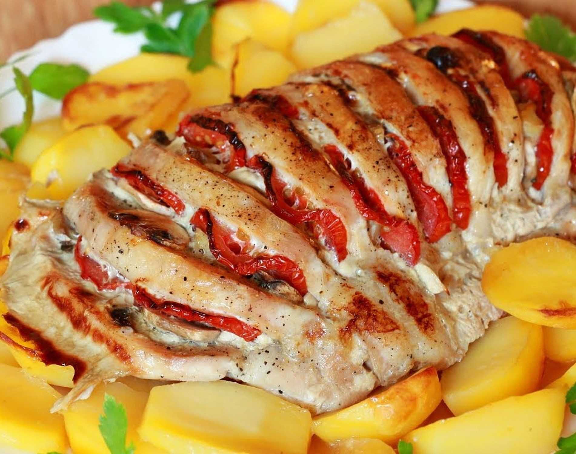 Вкусная свинина в духовке в фольге - все о тонкостях приготовления.