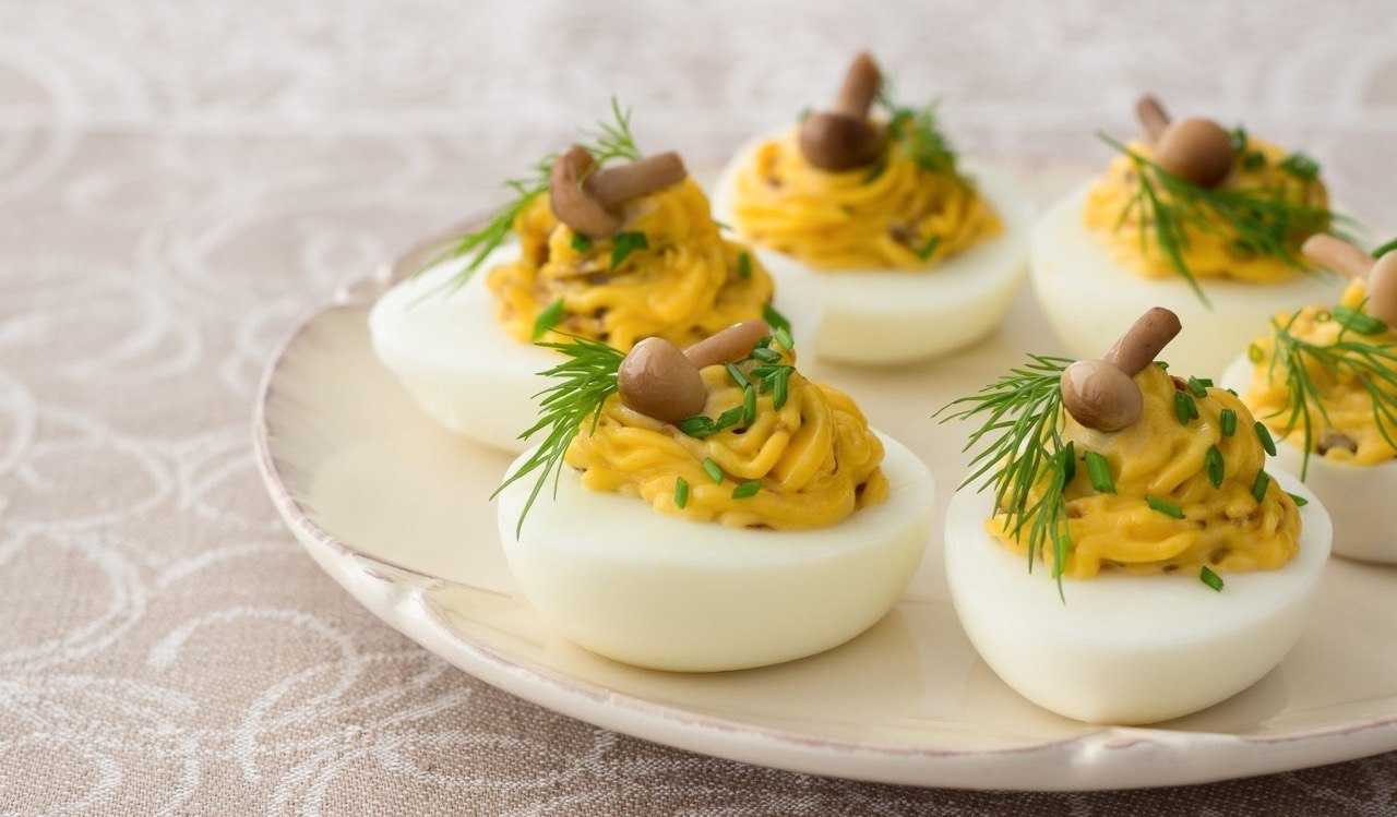 Яйца, фаршированные грибами