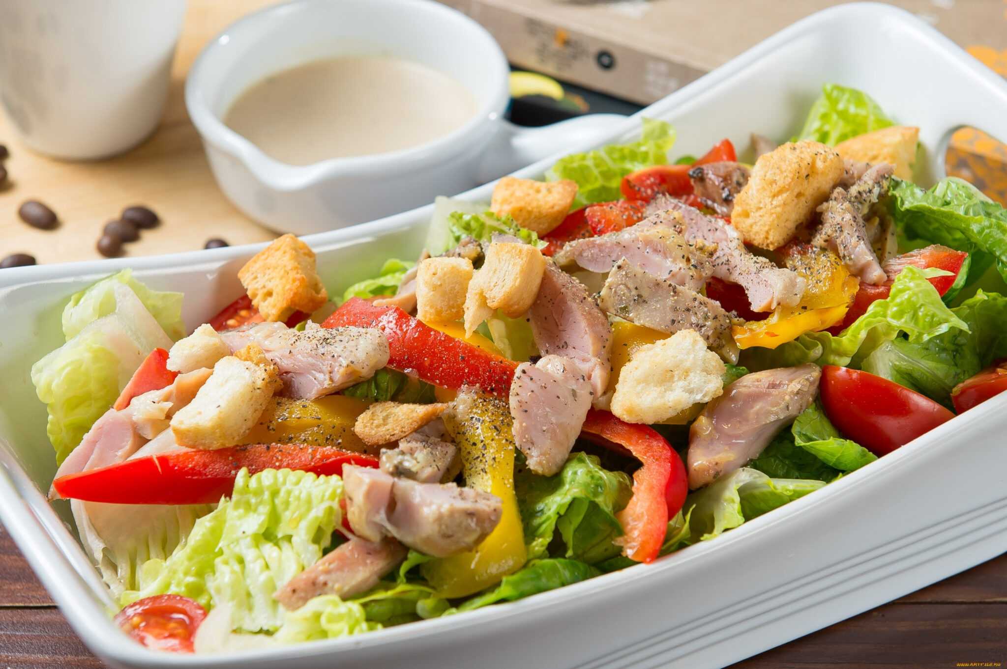 Салаты с курицей: простые и вкусные рецепты салатов из курицы на каждый день или на праздник