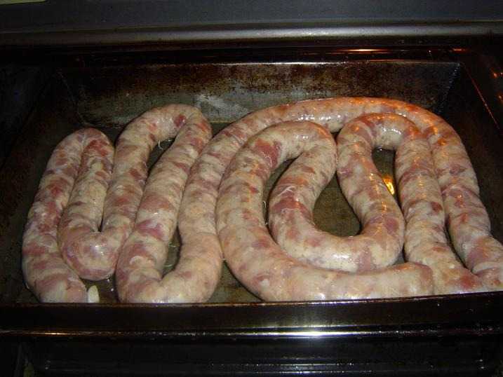 Колбаски домашние в свинины кишках