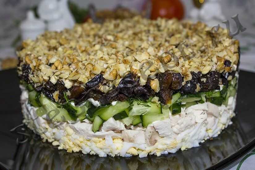 20 оригинальных салатов с курицей и черносливом