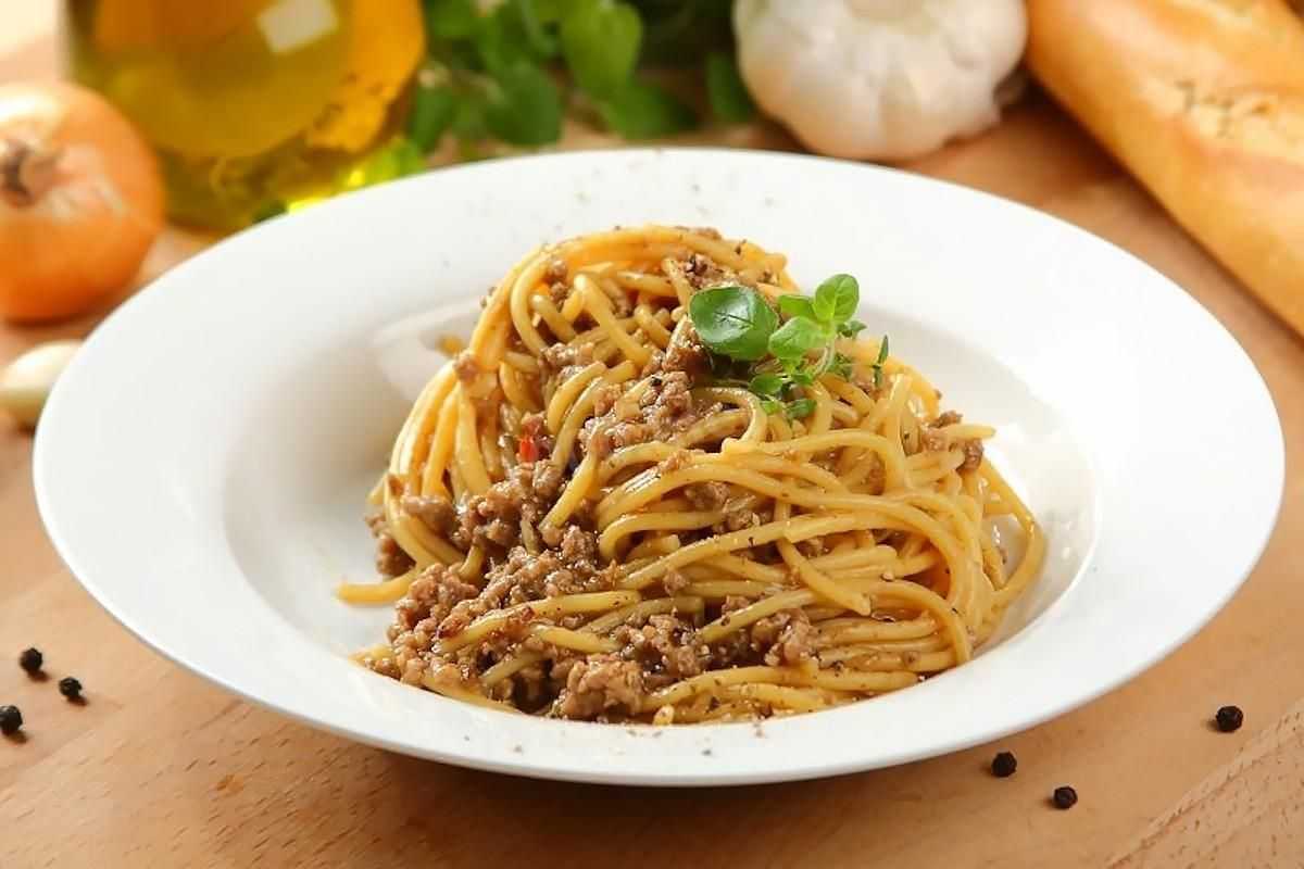 Спагетти с фаршем в сливочном соусе - 9 пошаговых фото в рецепте