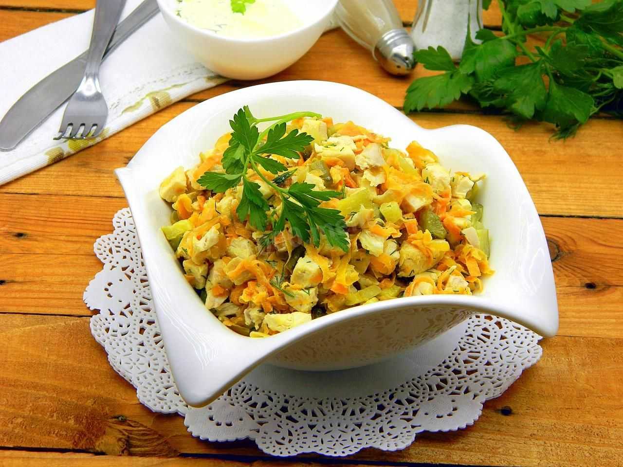 Салат обжорка - классический рецепт с фото пошагово