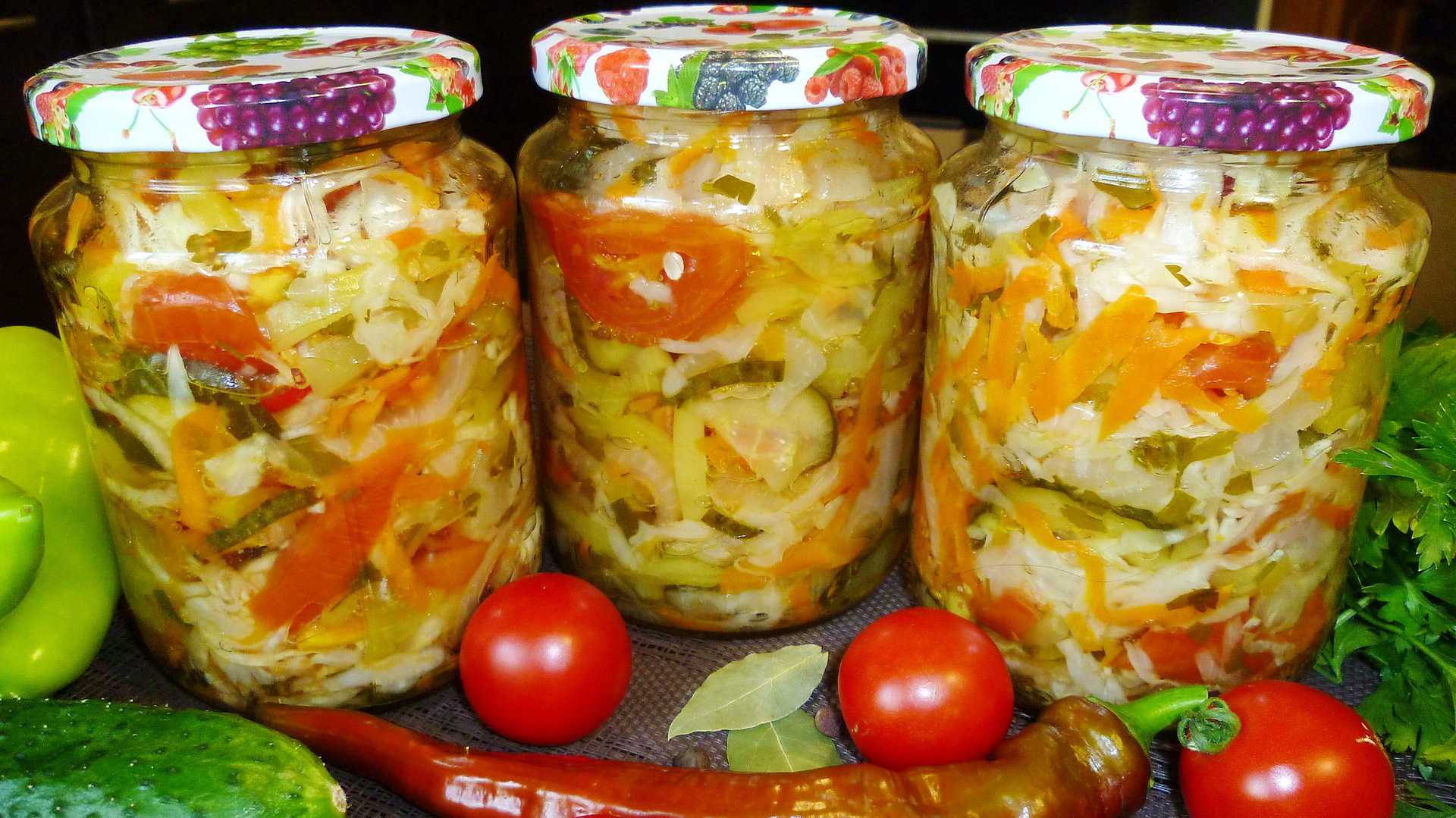 Салат завтрак туриста с рисом на зиму