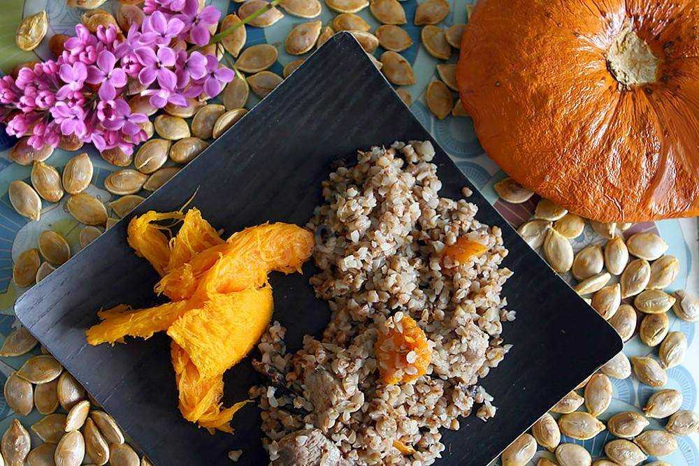 Фаршированная тыква, запеченная в духовке с гречкой и мясом