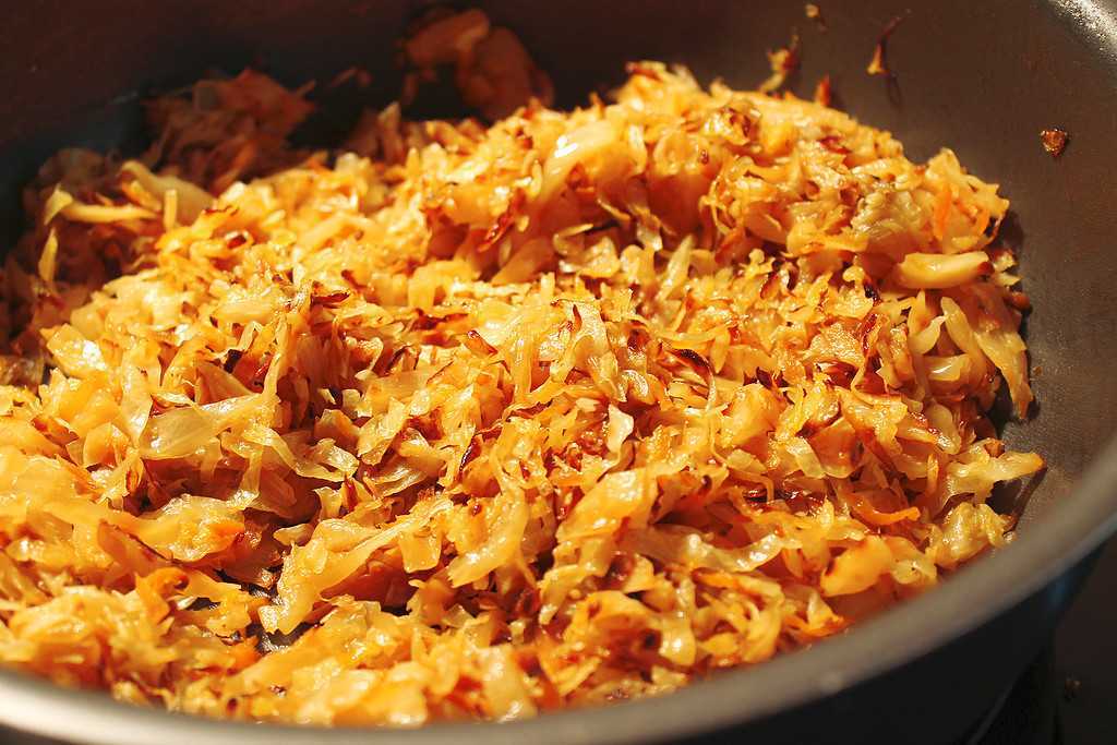 Тушеная капуста — 10 очень вкусных классических рецептов
