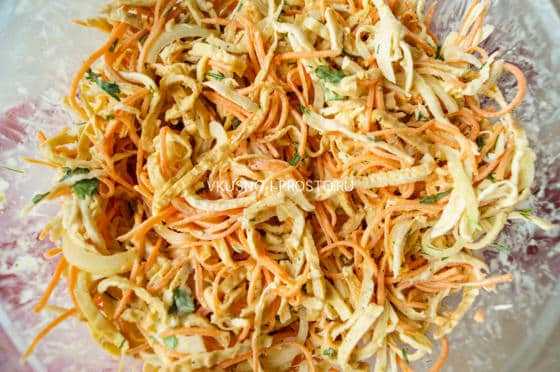 Блины с курицей и морковью по-корейски