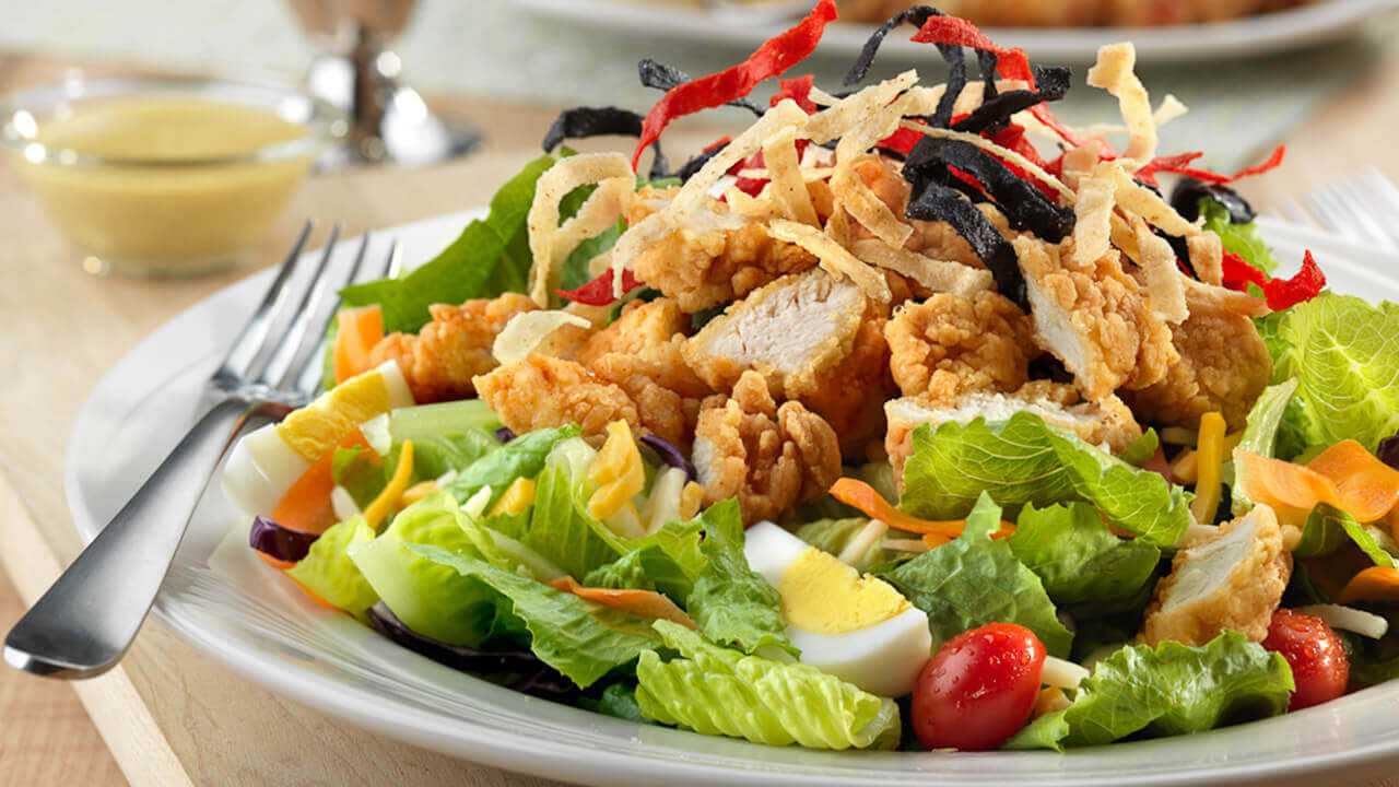 Салат с куриной печенью