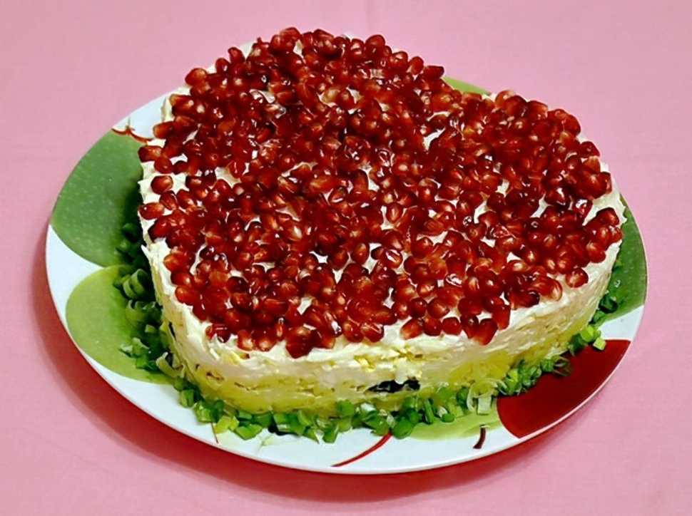 Новогодние салаты - 15 очень вкусных и простых рецептов