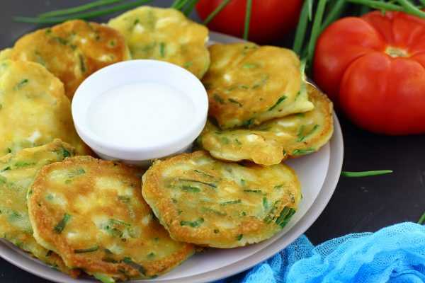 Ленивые пирожки с сыром и яйцом. Ленивые пирожки. Ленивые пирожки с яйцом. Ленивые пирожки с яйцом и зелёным луком. Ленивые пирожки с луком и яйцом.