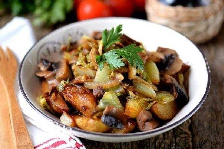 Картошка с грибами на сковороде - рецепты с пошаговыми фото