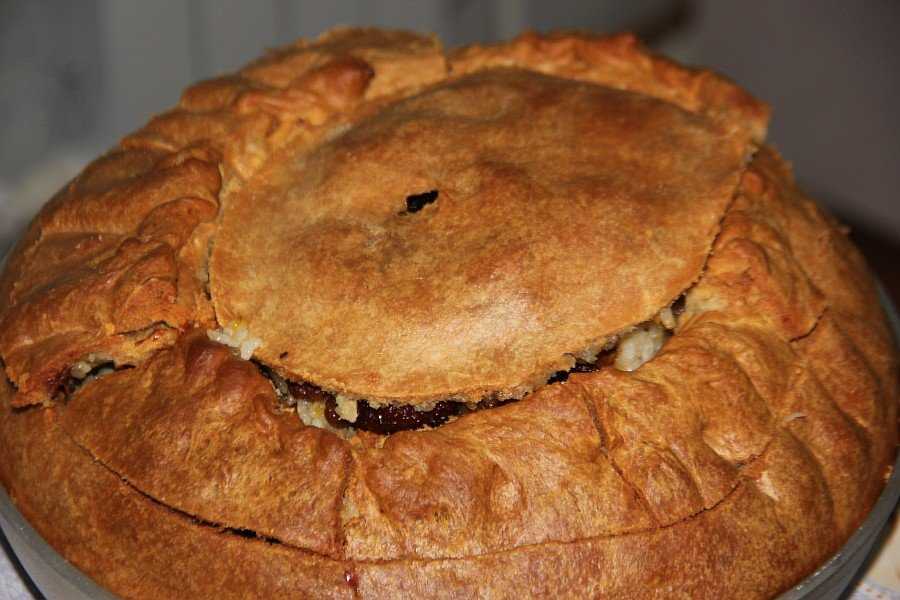 Пироги с мясом и картошкой в духовке — 6 пошаговых рецептов