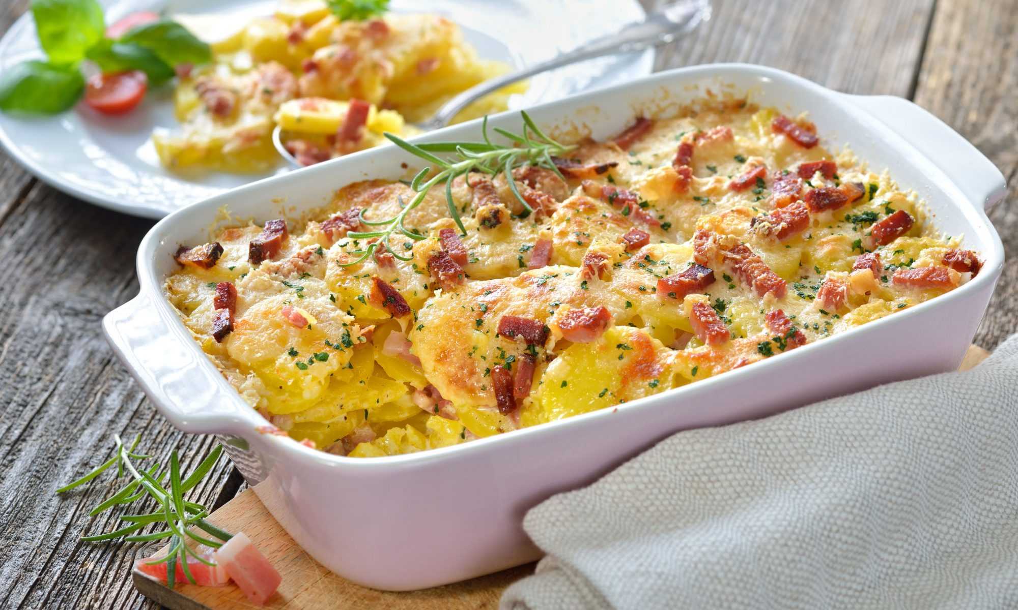 Картофельная запеканка в духовке без мяса с грибами | меню недели