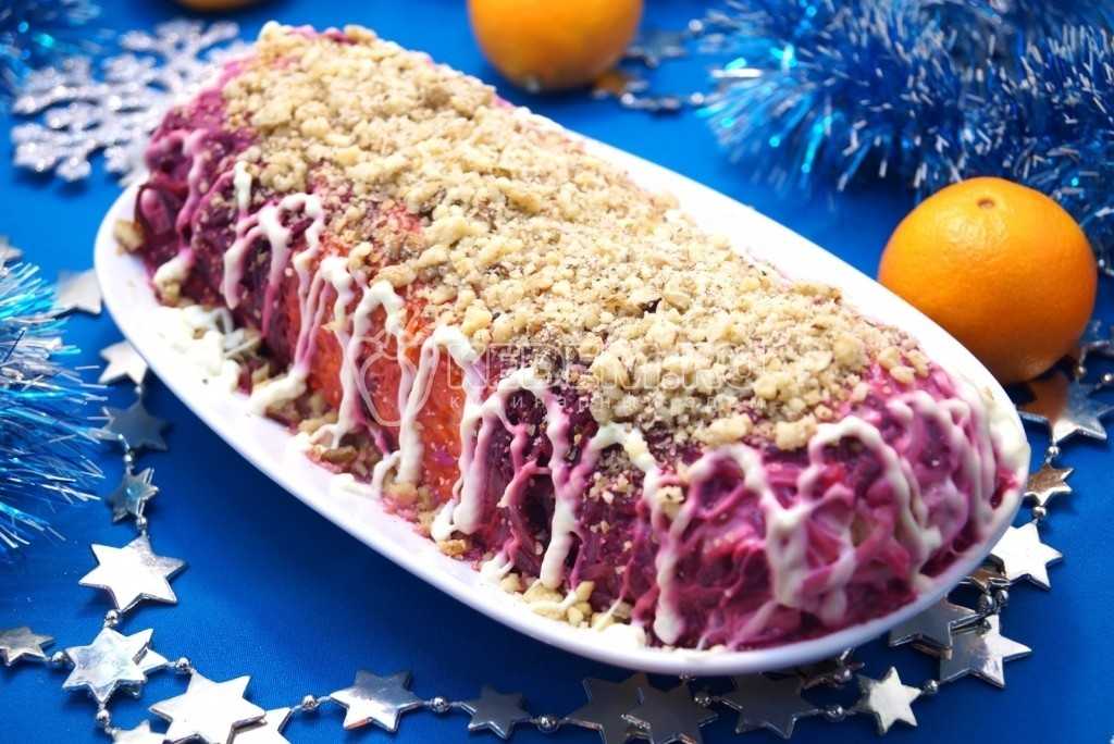 Праздничный салат "бусы на снегу"
