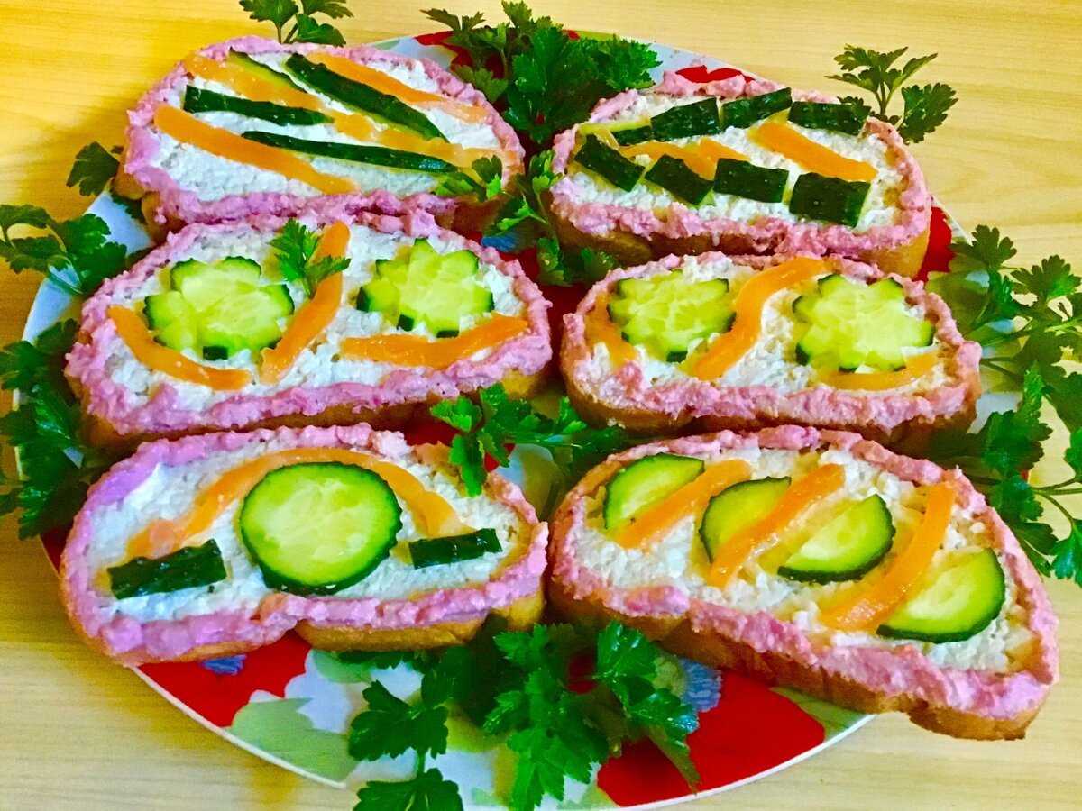 Бутерброды на праздничный стол - 20 простых и вкусных рецептов